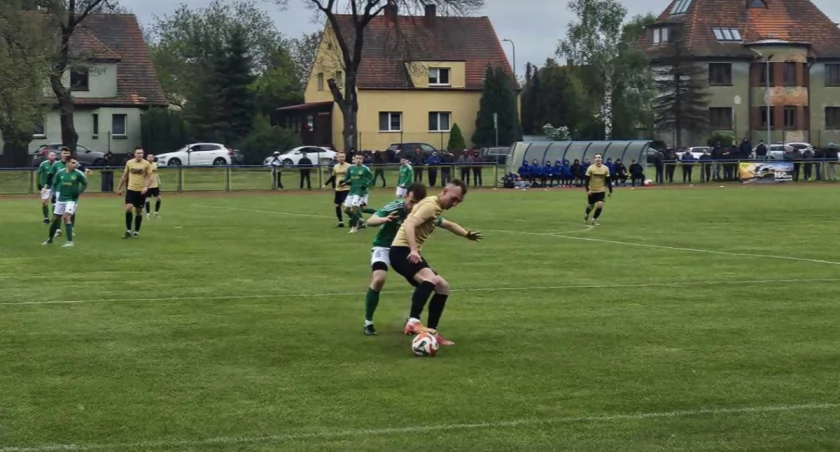 Kacper Głowieńkowski w starciu z rywalem