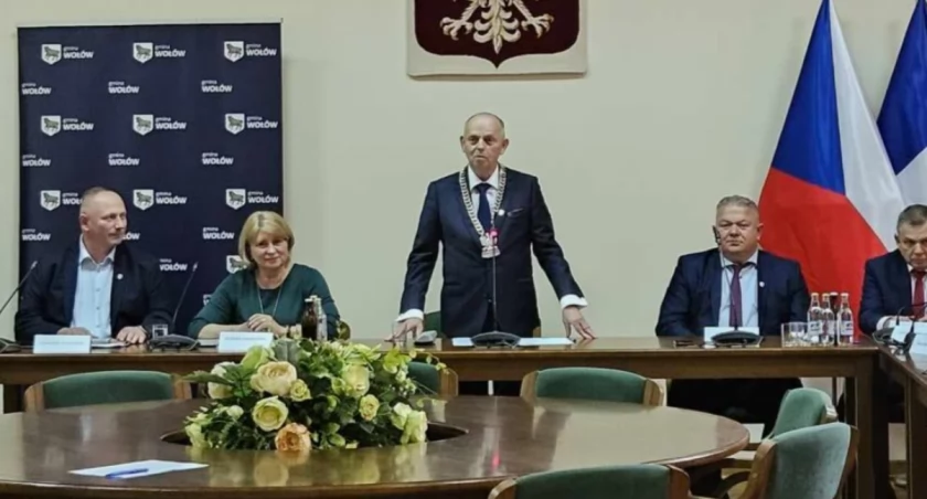 Zdjęcie z początku obrad, kiedy sesję Rady Miejskiej prowadził Jan Zygoń