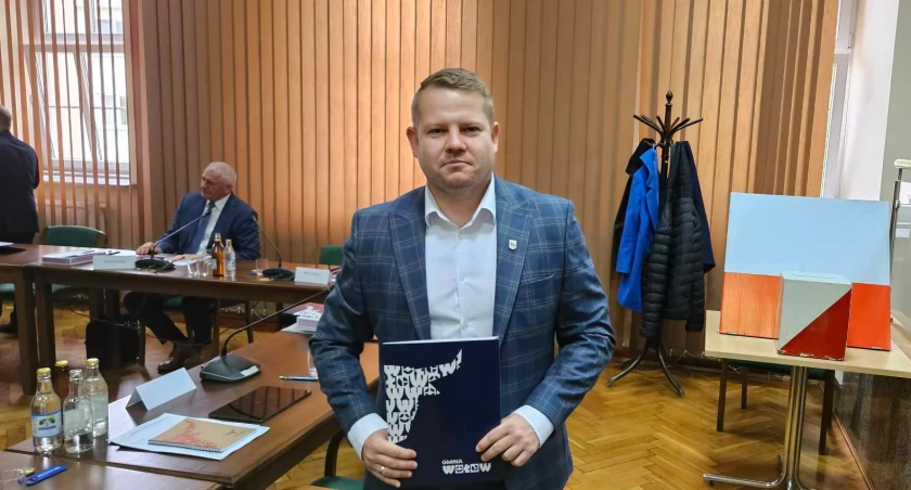 Paweł Matusiewicz podczas pierwszej sesji Rady Miejskiej