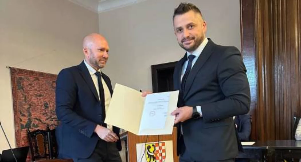Radni i rady samorządowe, Bartosz Granat rezygnuje radnego Będzie nowym prezesem - zdjęcie, fotografia