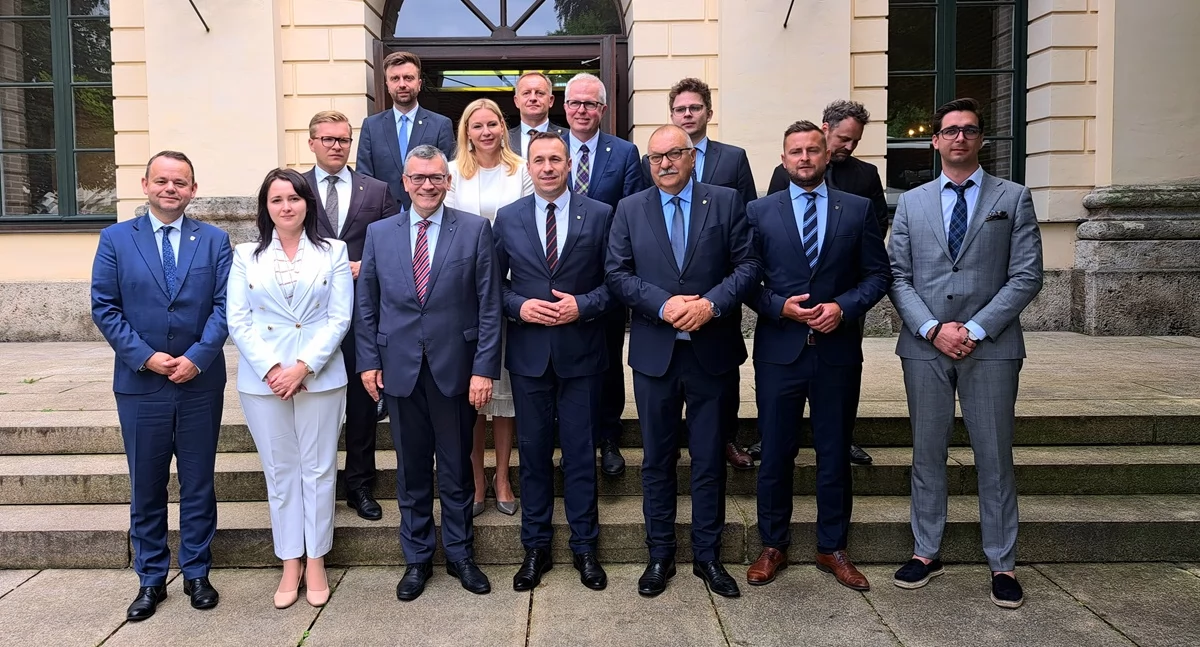 fot. Wśród dolnośląskiej delegacji znaleźli się przedstawiciele zarządu województwa, dolnośląskiego sejmiku oraz przedsiębiorcy z regionu
