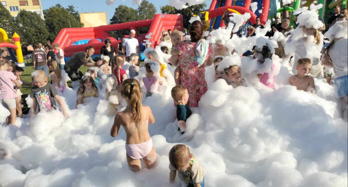 Święta i obchody, Festiwal Piany Zabawy Brzegu Dolnym - zdjęcie, fotografia
