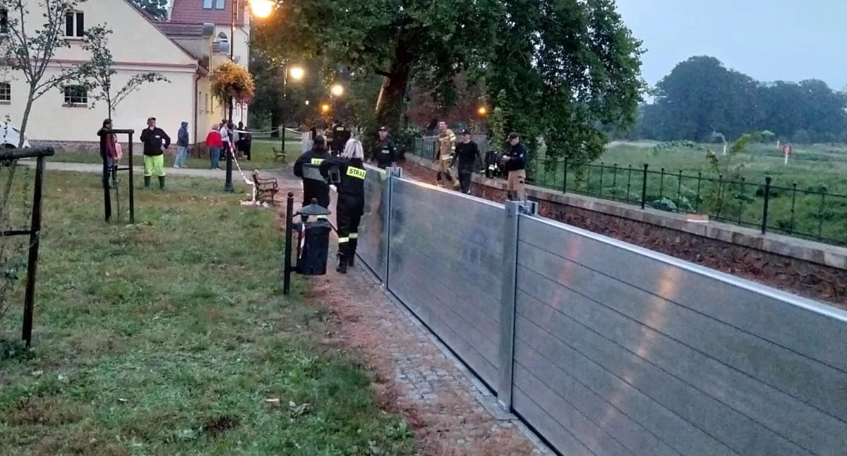 Pogoda, wielka dotrze Brzegu Dolnego Najnowsze prognozy - zdjęcie, fotografia