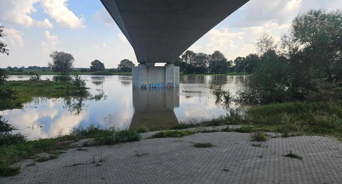 Bezpieczeństwo, Niepokojące prognozy Sztab kryzysowy udziałem premiera należy przygotować sytuację Brzegu Dolnym - zdjęcie, fotografia