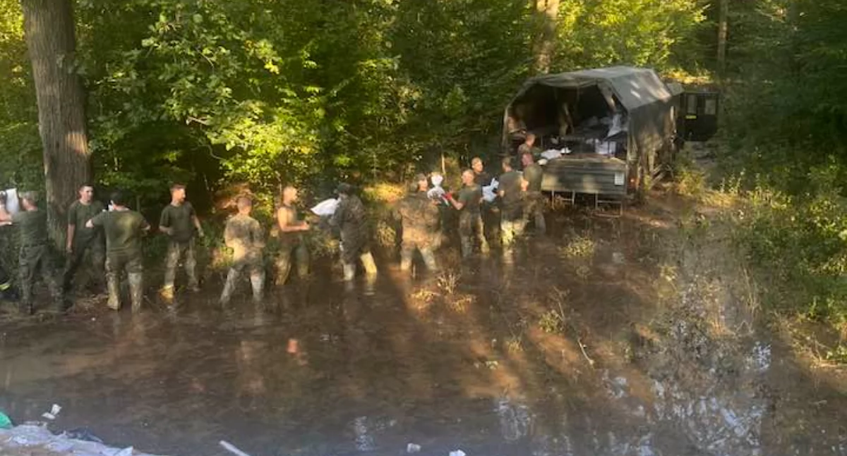 Bezpieczeństwo, PILNE ewakuacja mieszkańców Prawikowa - zdjęcie, fotografia