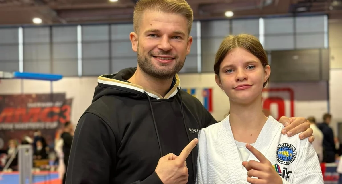Sztuki walki, Trzynaście medali zawodników Avasatare Taekwondo Brzegu Dolnego - zdjęcie, fotografia
