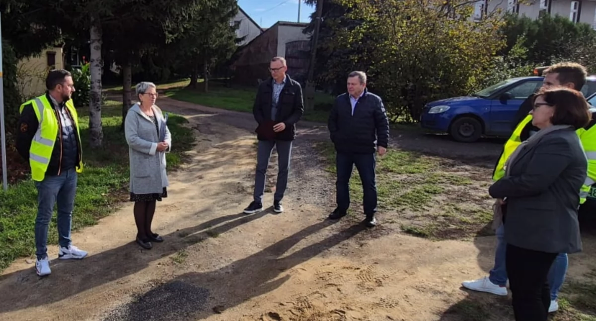 fot. Powiat Wołowski w ramach dofinansowania realizuje obecnie szereg remontów dróg na terenie trzech gmin: Wołów, Wińsko i Brzeg Dolny.