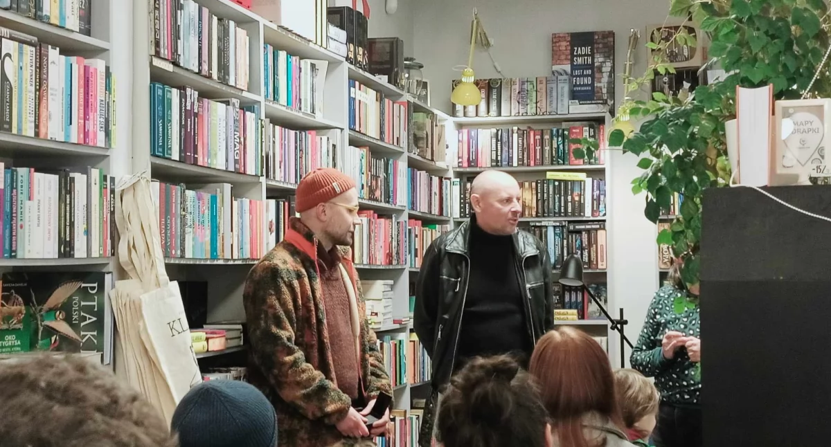 Imprezy cykliczne, Promocja najnowszej książki Tomasza Bonka dolnobrzeskiej bibliotece - zdjęcie, fotografia