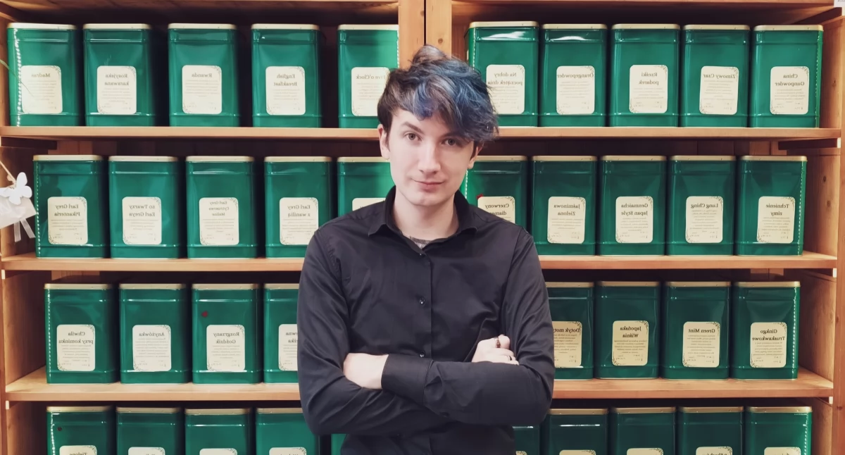 fot. Kacper Skowroński w swoim Herbacianym Zakątku