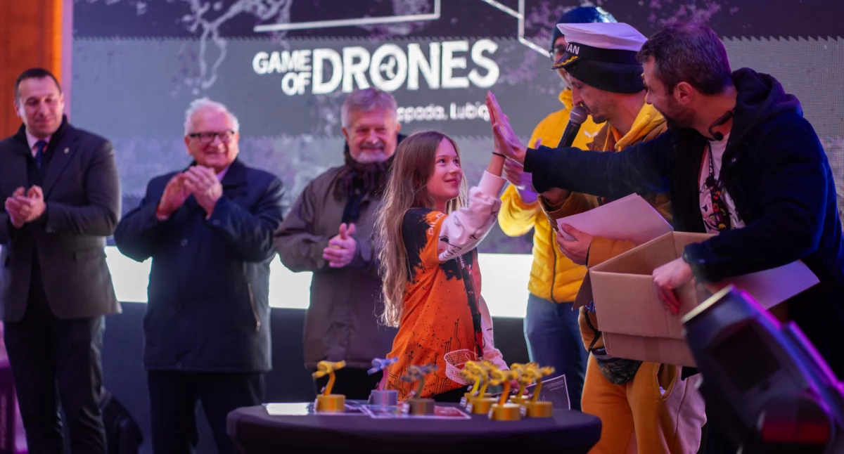 Inne sporty, [FOTO] Drugi dzień Drones Najlepsi piloci dronów Polski Europy rywalizowali Lubiążu - zdjęcie, fotografia
