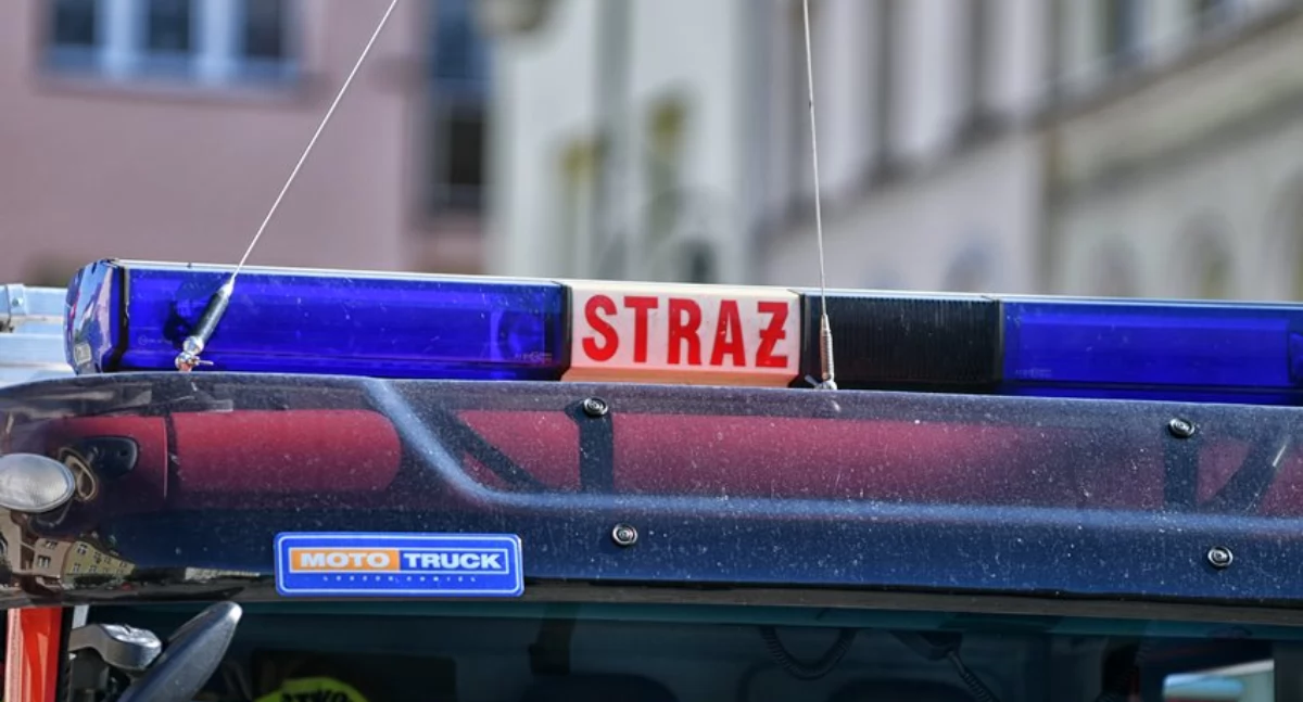 Bezpieczeństwo, Mieszkańcy ewakuowali ocalili życie - zdjęcie, fotografia