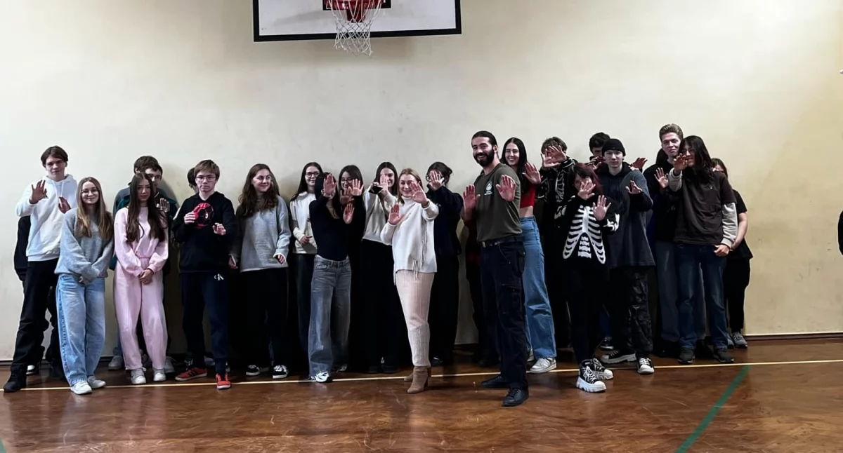 Inne sporty, Licealiści uczą samoobrony przemocy - zdjęcie, fotografia