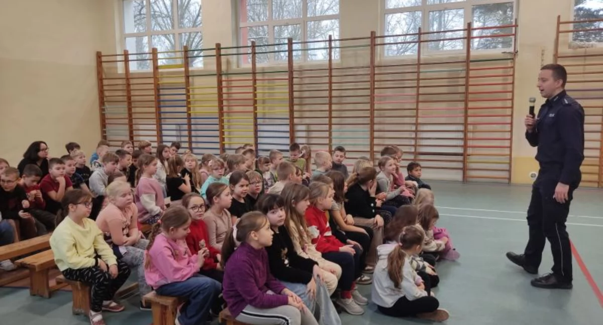 Bezpieczeństwo, Rozmawiali bezpieczeństwie podczas ferii - zdjęcie, fotografia