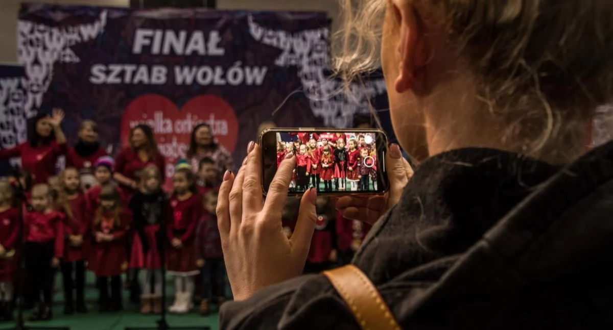 Akcje charytatywne, WOŚP oczami mieszkańców powiatu wołowskiego jedność podziały - zdjęcie, fotografia