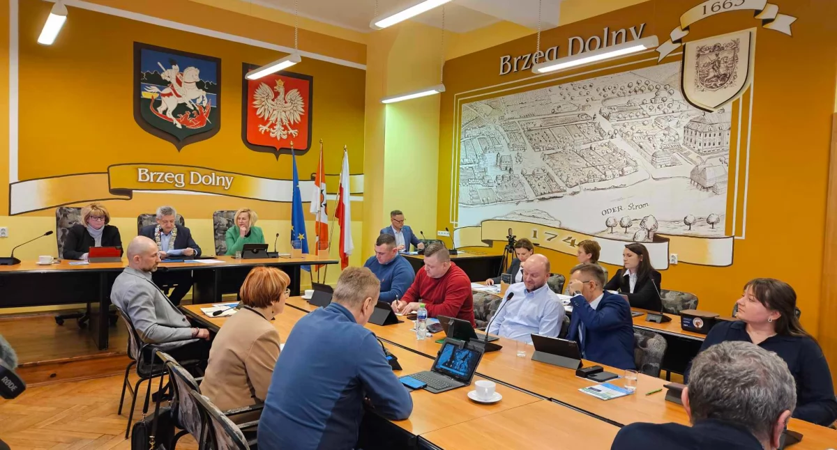Komunikaty urzędów, stawki wywóz śmieci Brzegu Dolnym - zdjęcie, fotografia