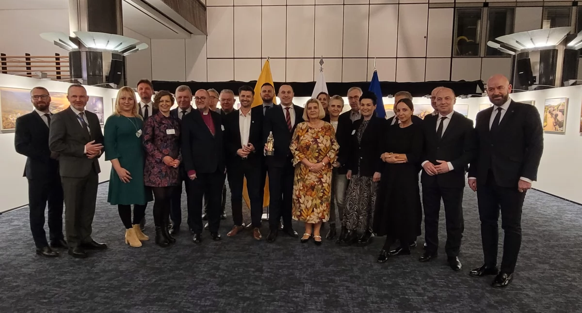Radni i rady samorządowe, Dolnośląska delegacja Brukseli spotkanie europarlamentarzystami wystawa Parlamencie Europejskim - zdjęcie, fotografia