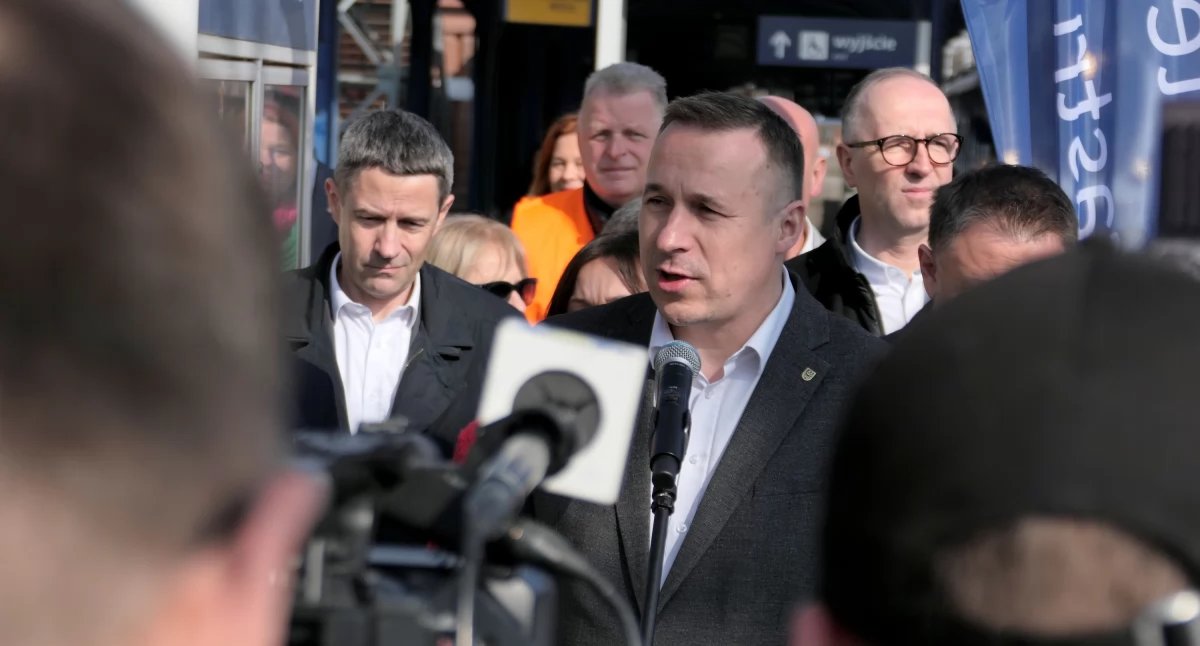 Komunikacja publiczna, Dolny Śląsk Koleje Dolnośląskie Odbudowa inwestycje regionie - zdjęcie, fotografia