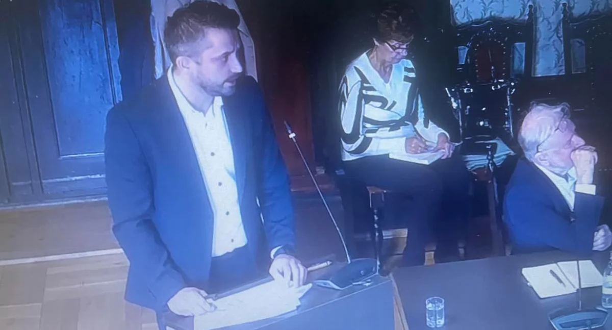 Radni i rady samorządowe, „Jak miesza herbatę cukru…” burzliwa sesja przyszłości Wołów Granat „Czas kierunki przynoszące zysk” - zdjęcie, fotografia