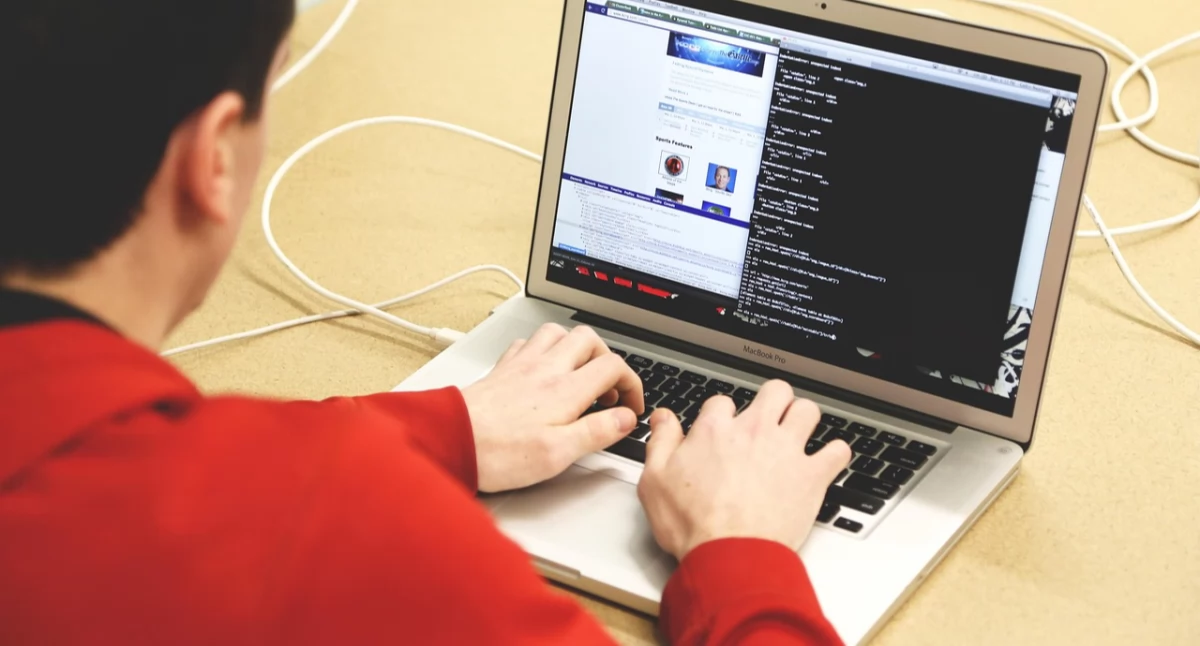 Bezpieczeństwo, Cyberprzestępcy przejmują konta mediach społecznościowych - zdjęcie, fotografia