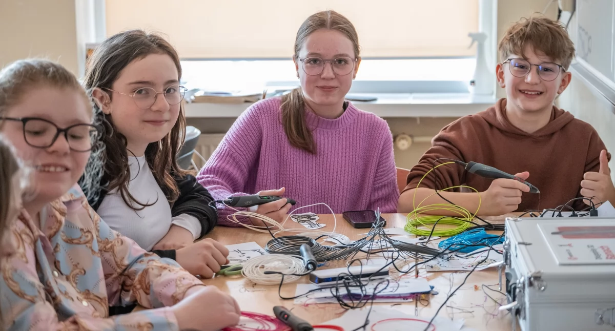 Edukacja i szkoły, Dziecko Pasją kreatywne warsztaty naukowe eksperymenty uczniów - zdjęcie, fotografia