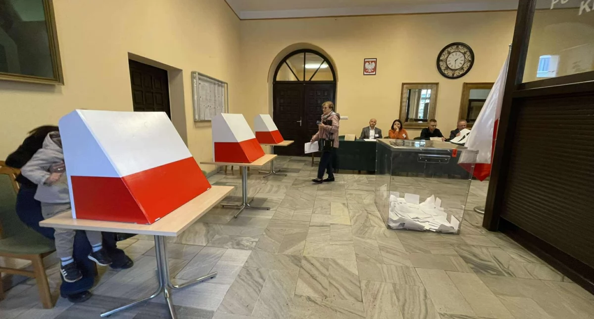 Polityka, powtórzymy frekwencyjny wynik Prawie połowa mieszkańców powiatu zagłosowała - zdjęcie, fotografia