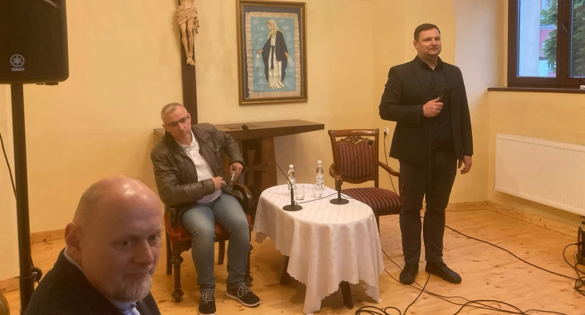 Spotkanie z Wojciechem Sumlińskim w Wołowie. Tłumy w kościele św. Karola Boromeusza