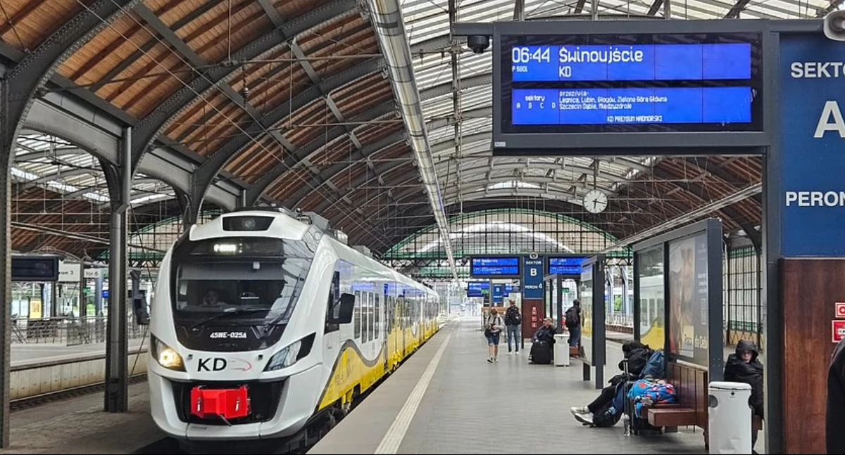 Komunikacja publiczna, Wakacyjny Kolei Dolnośląskich wraca tory! Dolnego Śląska prosto Bałtyk - zdjęcie, fotografia