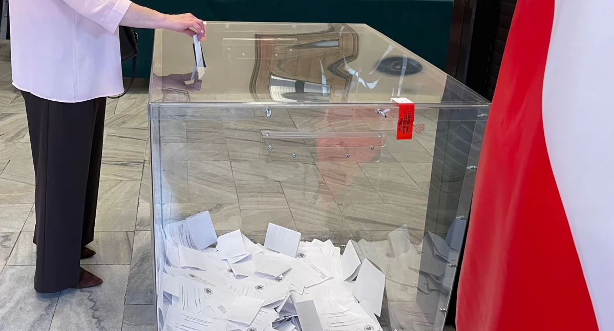 Polityka, Wyborcy bardziej zmobilizowani turze Frekwencja kraju powiecie - zdjęcie, fotografia