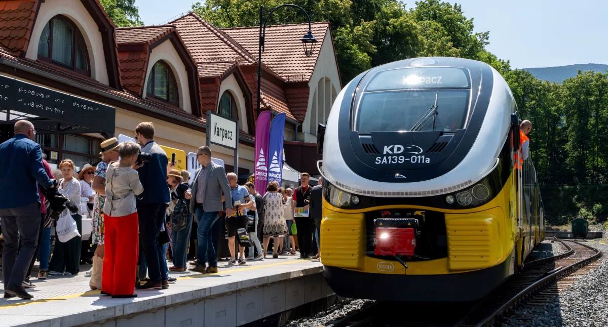 Komunikacja publiczna, Kolejowa rewolucja Dolnym Śląsku Pociągi wracają Karpacza! - zdjęcie, fotografia