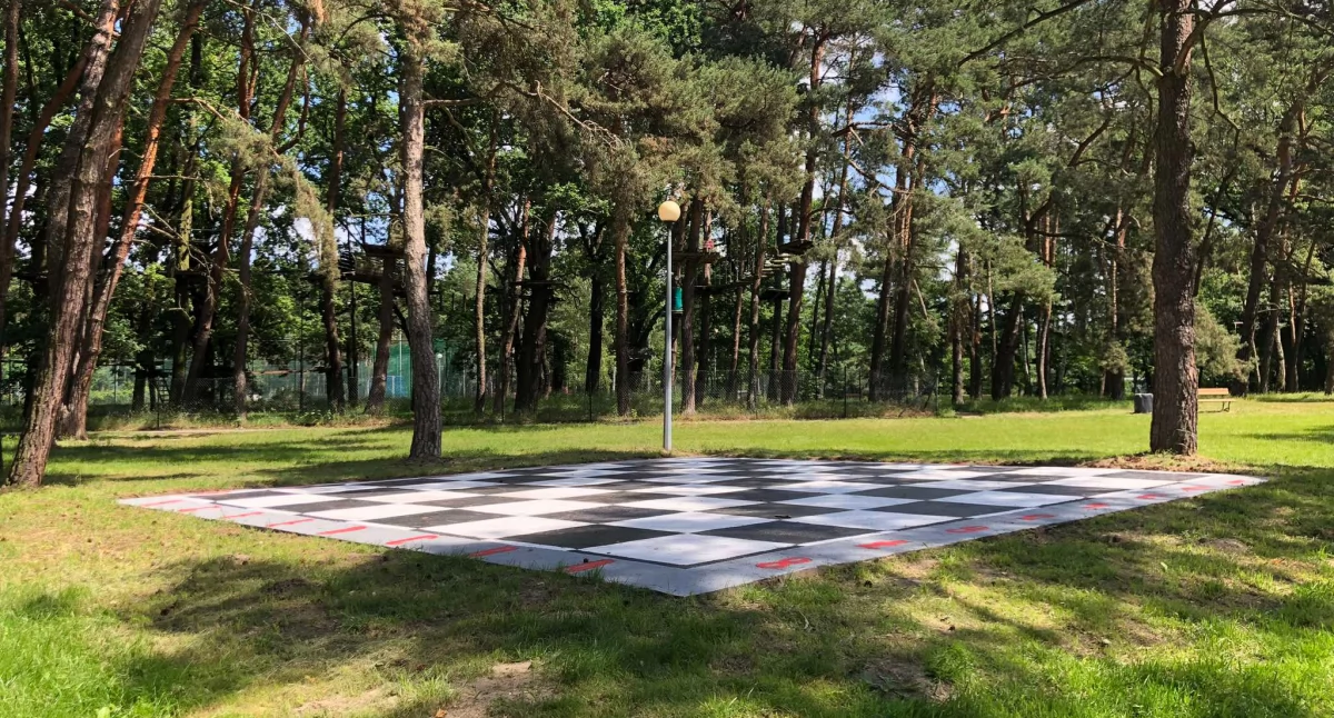 Inne sporty, Szachowe Odrodzenie Odnowiona Plansza Szachy Znów Zachwyca Mieszkańców - zdjęcie, fotografia