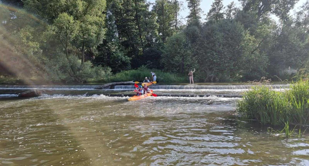 Turystyka, Gdzie wodę blisko Wołowa Sprawdź Przystań Złotniki Kajaki pontony kiełbaska ogniska! - zdjęcie, fotografia