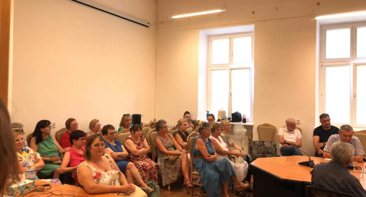 Niepokój wokół przyszłości Przychodni w Brzegu Dolnym. Prezes PCM odpowiada na pytania radnych i pracowników