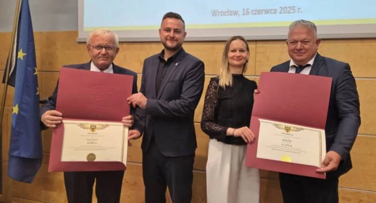 Radni i rady samorządowe, Remont świetlicy wiejskiej Warzęgowie! - zdjęcie, fotografia