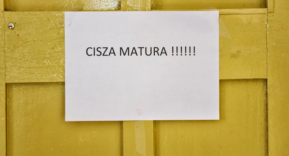 Edukacja i szkoły, Dzisiaj maturzyści poznali wyniki egzaminów dojrzałości - zdjęcie, fotografia