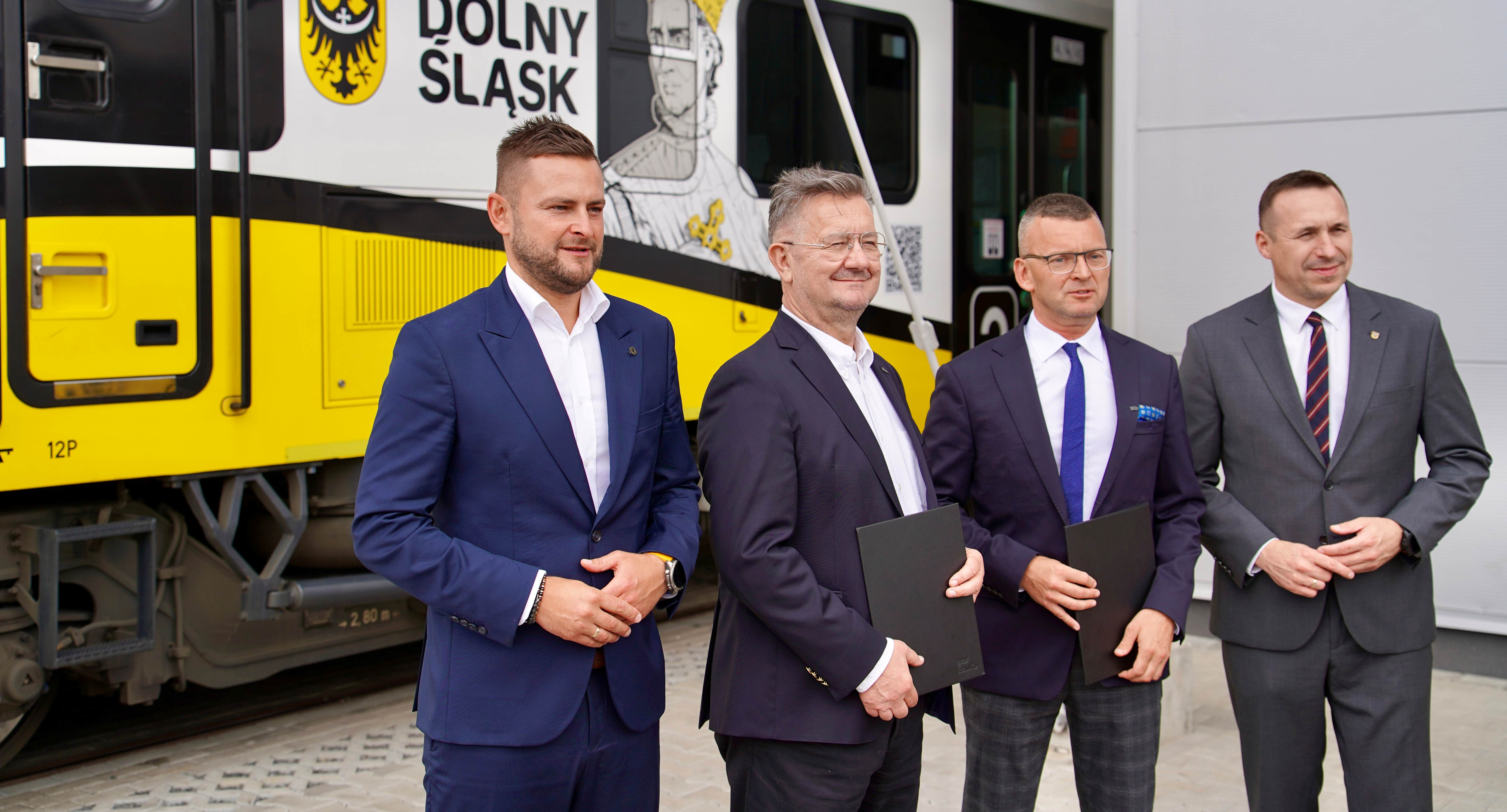 Komunikacja publiczna, Więcej pociągów Kolei Dolnośląskich Dolnoślązaków! - zdjęcie, fotografia
