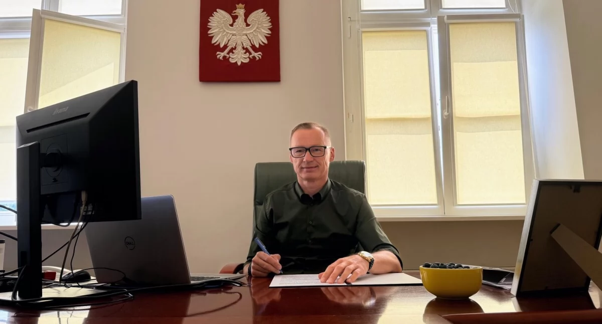 Radni i rady samorządowe, zderzenia rzeczywistością bilans pierwszego pracy nowego burmistrza Brzegu Dolnego Rozmowa Ireneuszem Furą burmistrzem Brzegu Dolnego - zdjęcie, fotografia