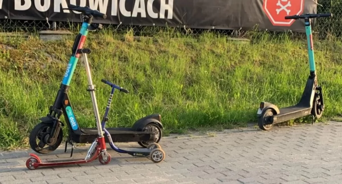 Komunikacja publiczna, dzieci powinny jeździć kaskach Mieszkańcy mówią jasno - zdjęcie, fotografia
