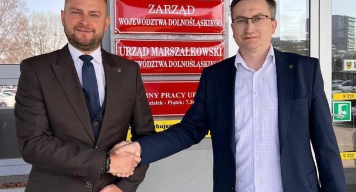 Michał Rado, wicemarszałek województwa dolnośląskiego i Bohdan Stawiski, radny powiatu wołowskiego