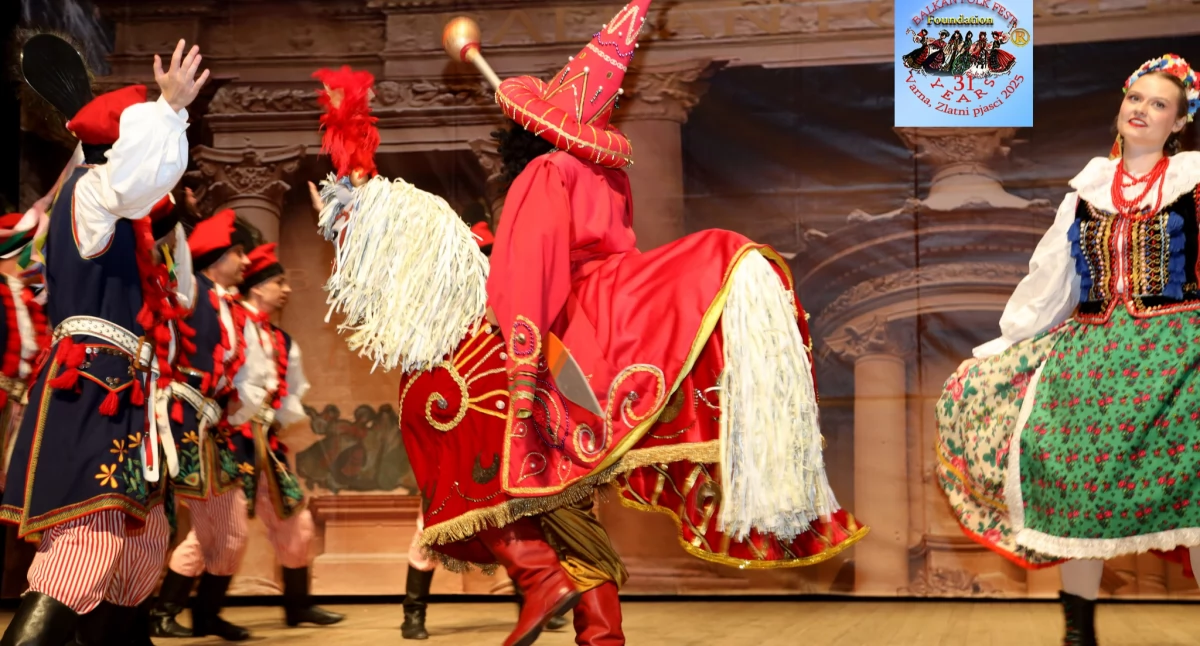 Teatr, Polski folklor podbija Bałkany wołowskie zespoły festiwalu Bułgarii - zdjęcie, fotografia