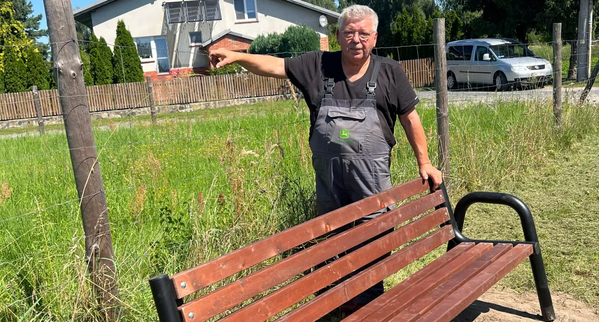 Inwestycje, ławki Lubiążu poprawie estetyki komfortu mieszkańców! - zdjęcie, fotografia