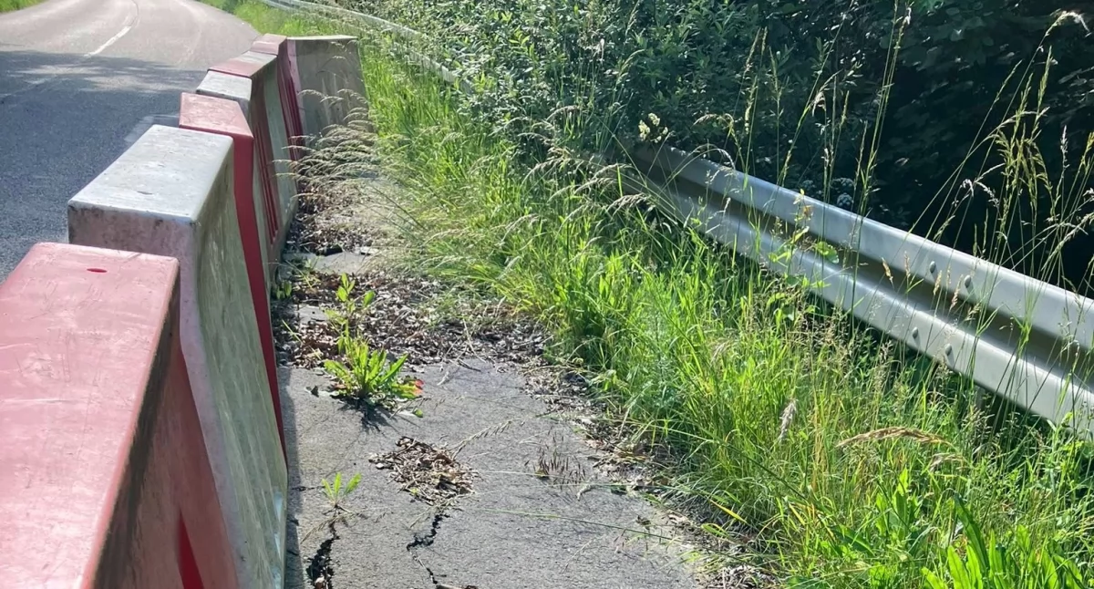 Bezpieczeństwo, Będzie remont osuwiska drodze Mieszkańcy czekali - zdjęcie, fotografia