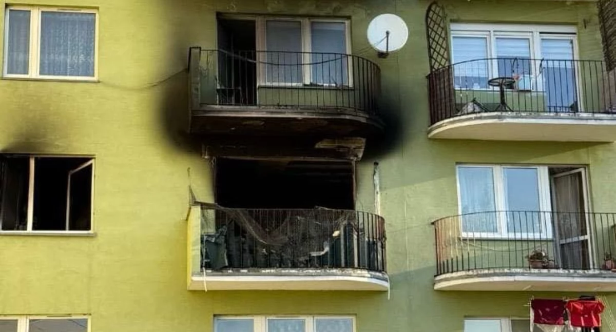 Bezpieczeństwo, Tragedia Brzegu Dolnym pożarze mieszkania zginął letni chłopiec - zdjęcie, fotografia