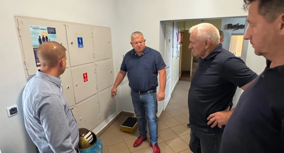 Zdrowie, Spotkanie sprawie rozwoju lubiąskiej przychodni Nowoczesny sprzęt służy pacjentom - zdjęcie, fotografia