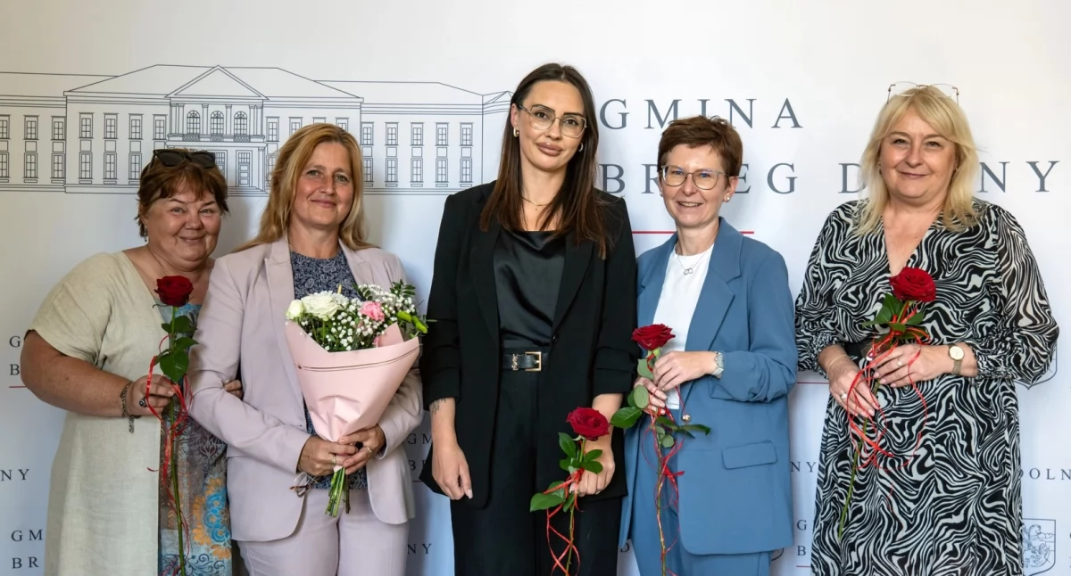 Edukacja i szkoły, Awans zawodowy dolnobrzesloch nauczycielek - zdjęcie, fotografia