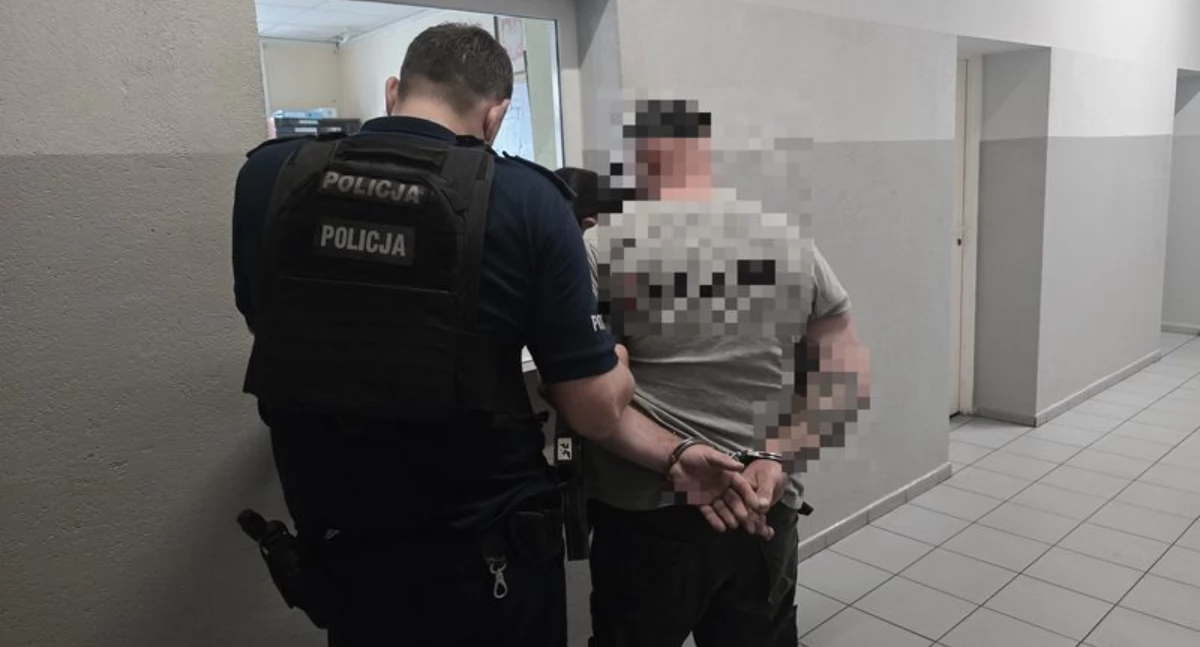 Bezpieczeństwo, Pijany kierowca jechał prąd Uszkodził zaparkowany samochód - zdjęcie, fotografia