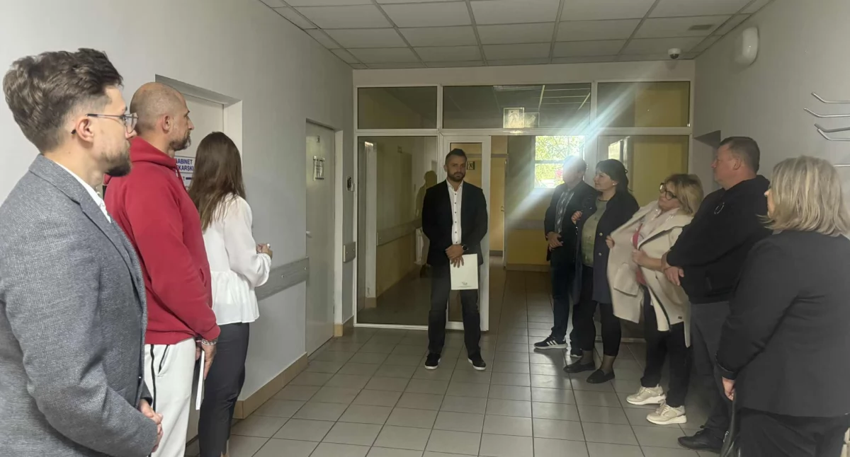 Szpitale i ochrona zdrowia, Radni komisji wyjazdowej Przychodni będzie działać laboratorium - zdjęcie, fotografia