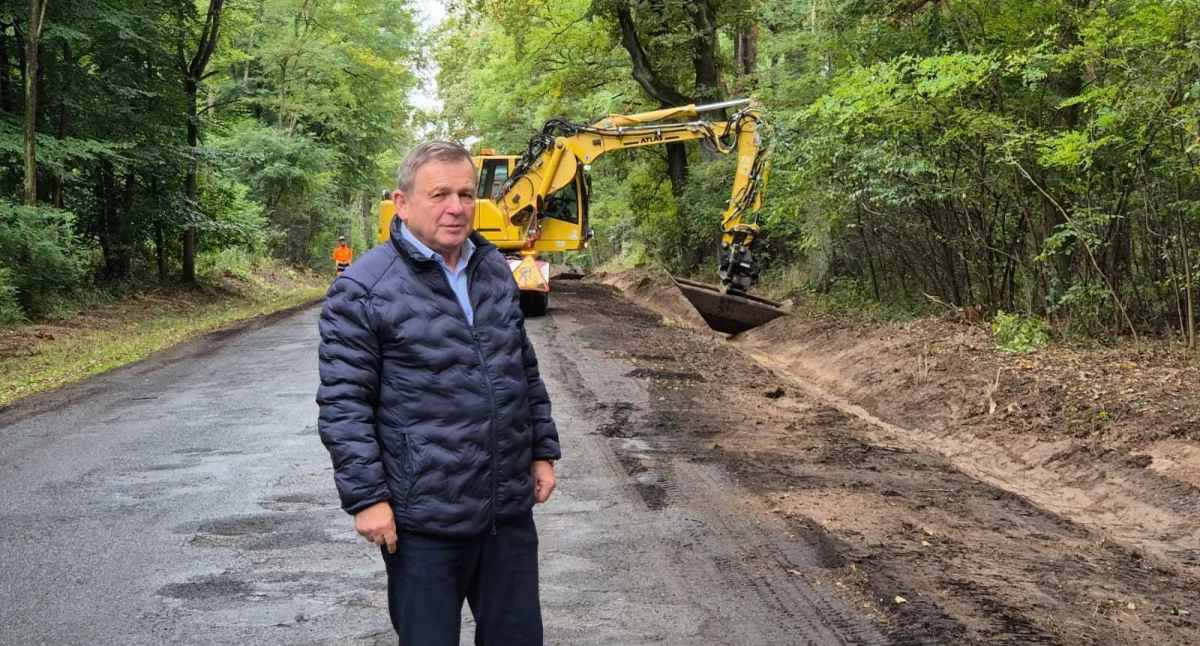 Inwestycje, Remonty dróg chodniki drogi scaleniowe modernizacje poprawy bezpieczeństwa mieszkańców - zdjęcie, fotografia