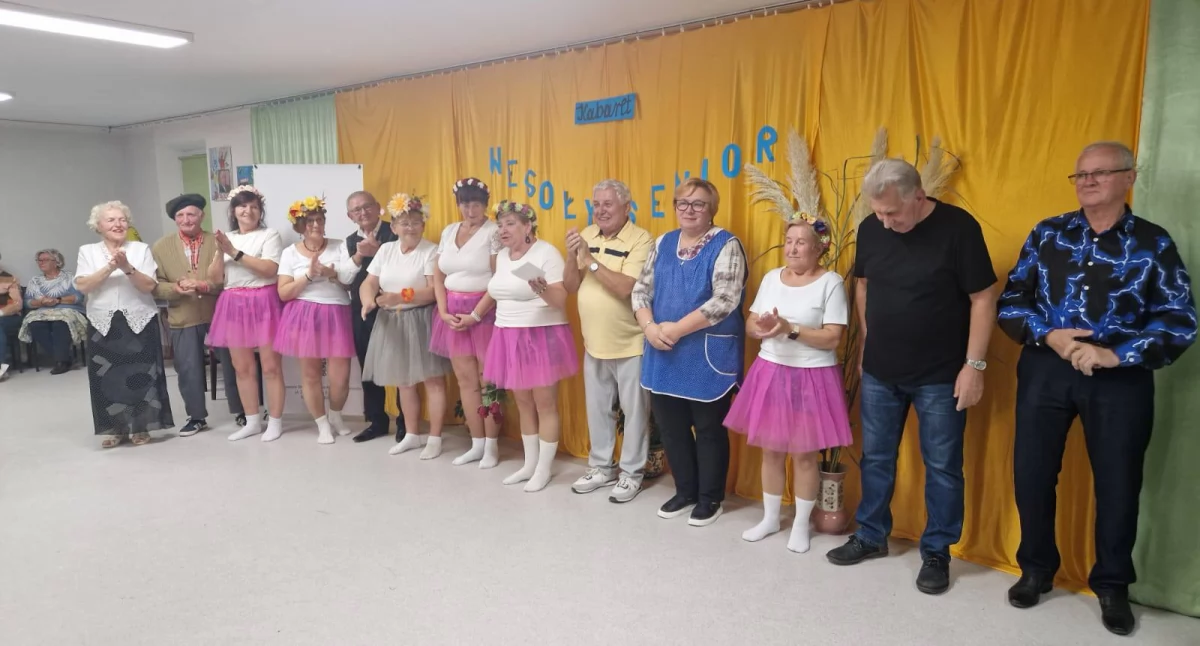Imprezy cykliczne, Wesoły Senior znów rozbawił Brzeg Dolny - zdjęcie, fotografia