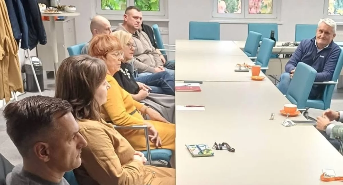 Interwencje, Radni spotkali prezesem Rokita Wiesławem Klimkowskim mniej smrodu Brzegu Dolnym - zdjęcie, fotografia