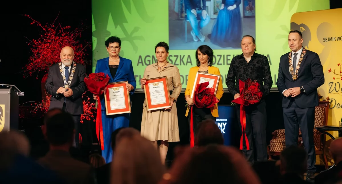 Święta i obchody, Warzęgowianie Danuta Chłód nagrodami Sejmiku Województwa Dolny Śląsk świętował lecie powrotu Polski - zdjęcie, fotografia